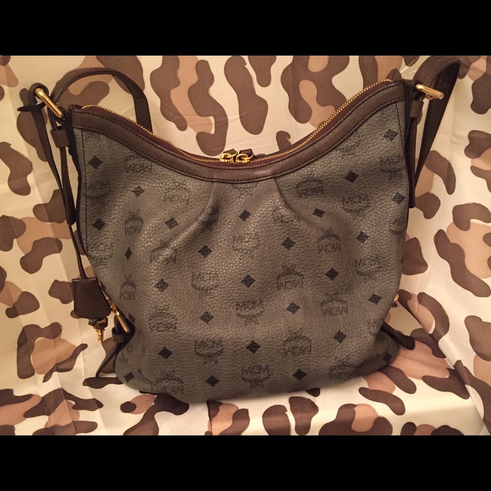SOLD 🔐MCM🔐Locking Handbag - Picture 7 of 15